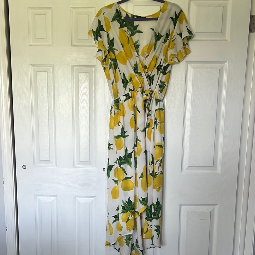 Women's 1X Lemon Print Wrap Dress